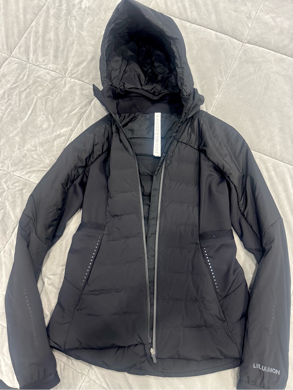 lululemon athletica Black Hooded Insulated Puffer Jacket - Picture 2 of 4